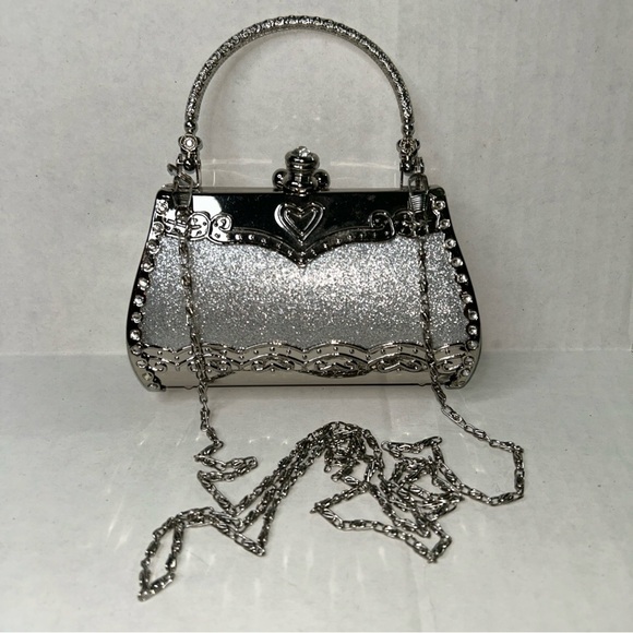 Handbags - Elegant Silver Handbag with Chain Strap